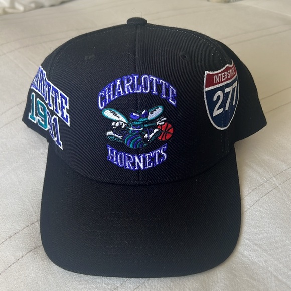 Mitchell & Ness Charlotte Hornet Hat Black Embroidered Patches Snap Back New OS - Picture 2 of 16